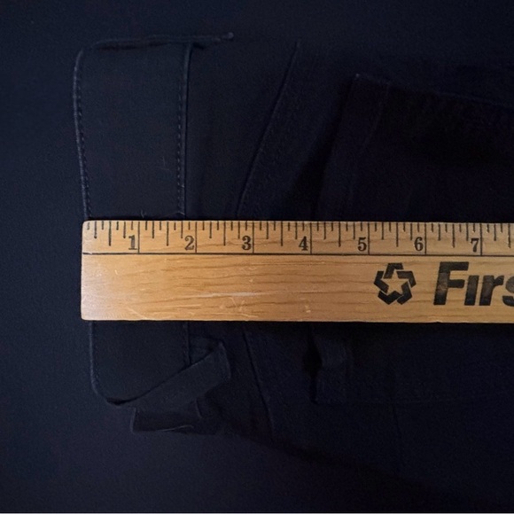 Democracy “Ab”solution Women’s Black Jeans Sz 4 Petite/ Distressed Front - Picture 6 of 9